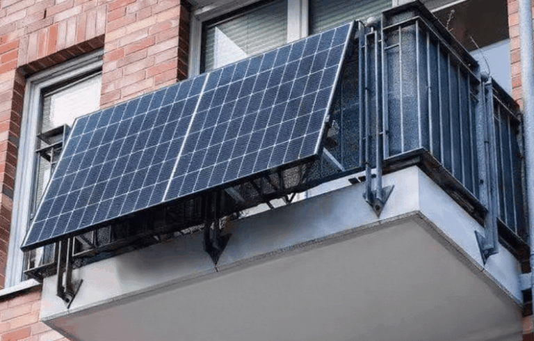 Balcony hanging solar panels