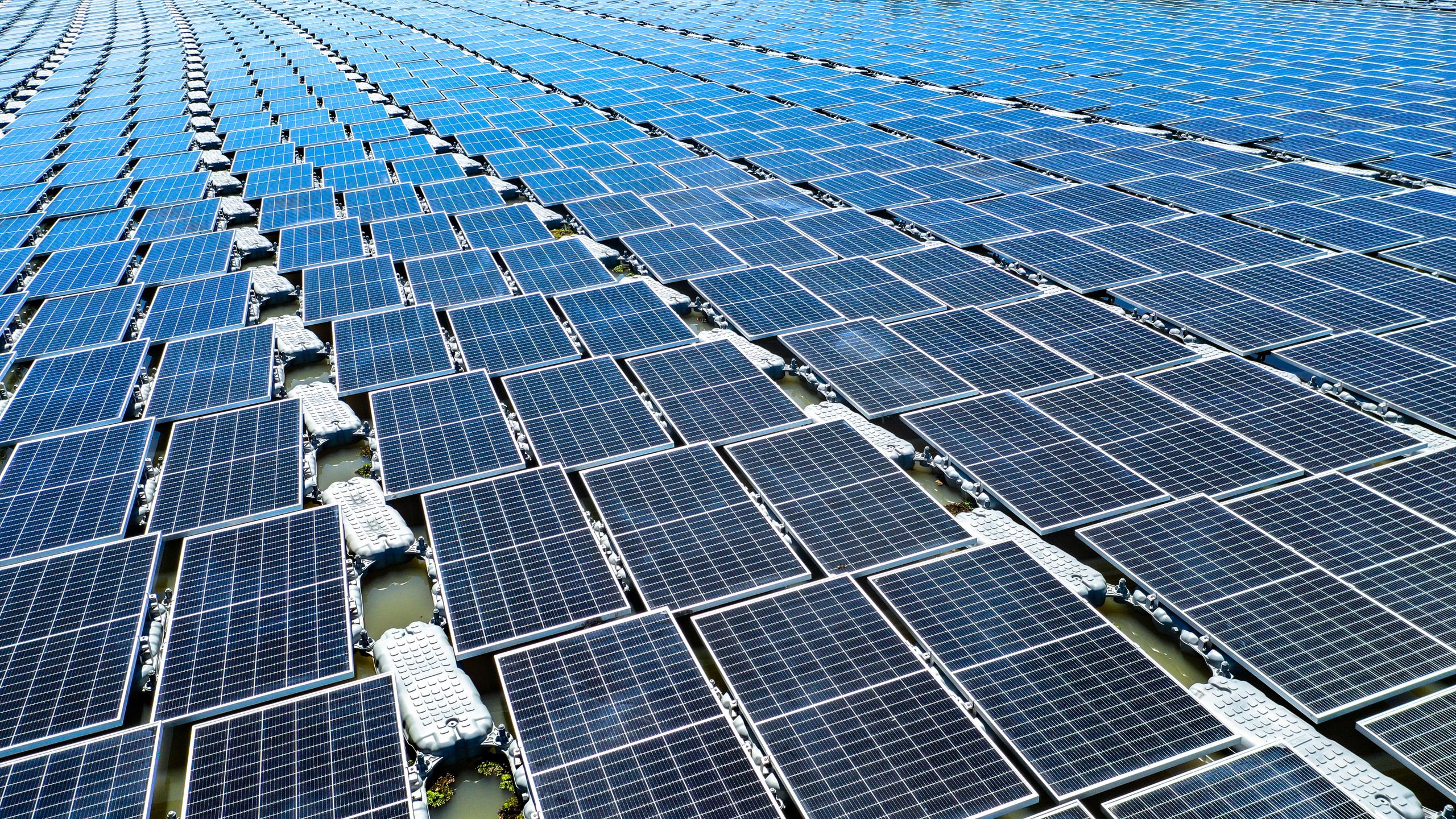 floating solar mounting system project application